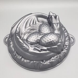 Game Of Thrones Sleeping Dragon With Eggs 10" Cake Pan ThinkGeek Bundt Mold
